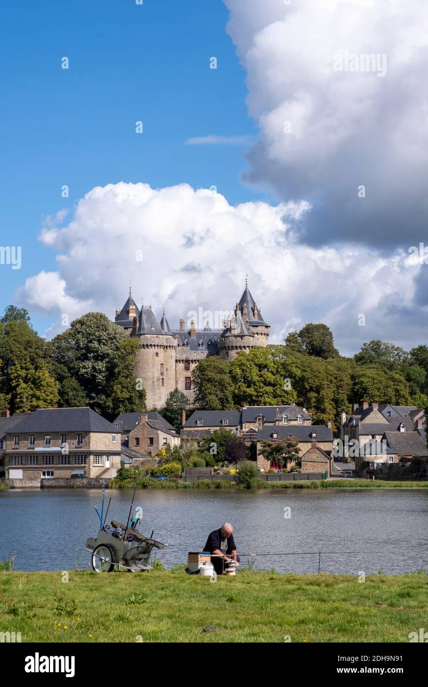 Combourg (Brittany, north-western France): overview of the town and its castle, cradle of Romanticism. The poet Francois-Rene de Chateaubriand spent p Stock Photo