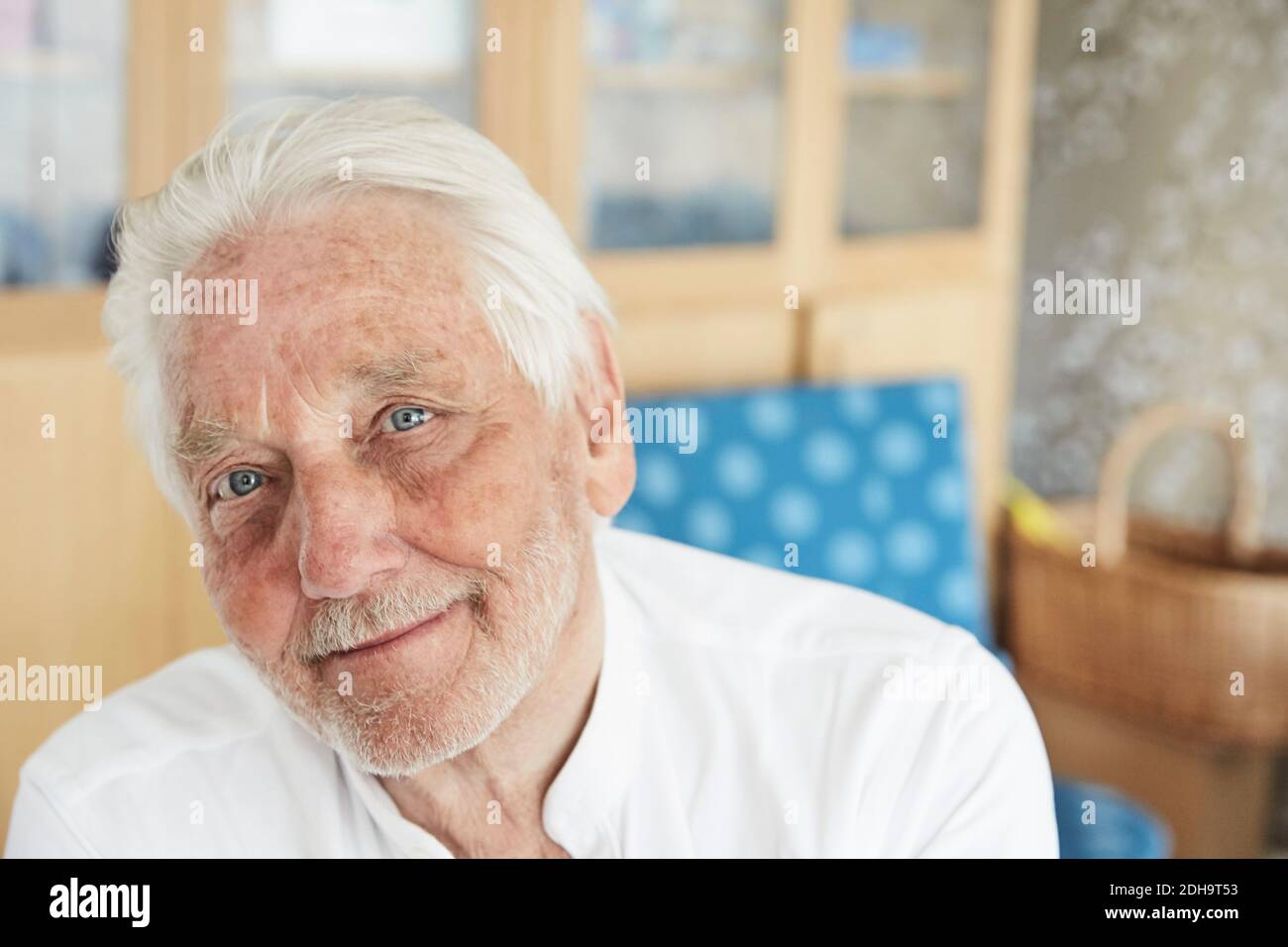 Elderly man in the hospital hi-res stock photography and images - Alamy