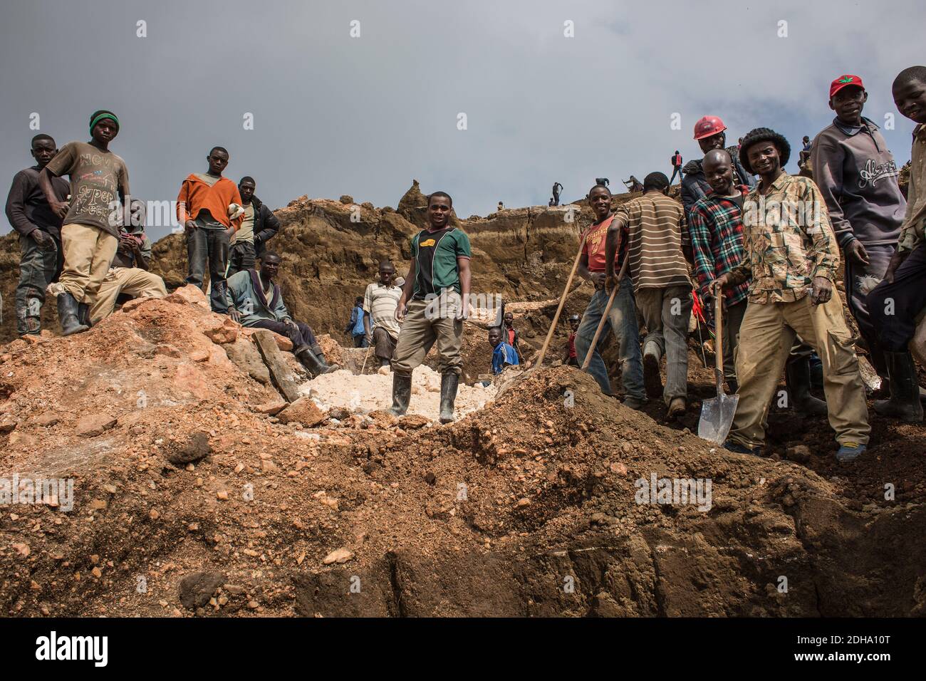 Artisanal cobalt mining congo hires stock photography and images Alamy