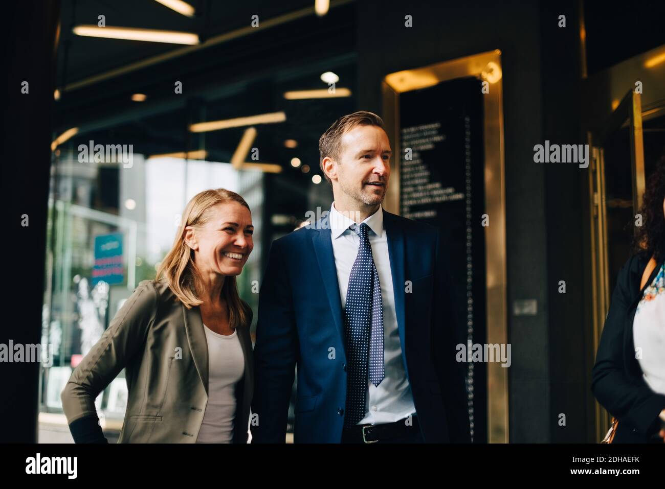 Mature business woman standing hi-res stock photography and images - Alamy