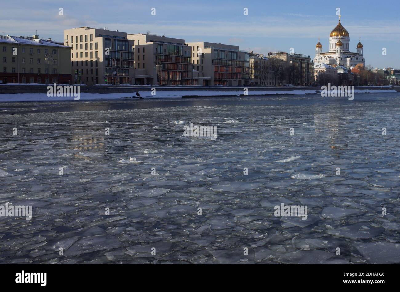 Spring ice drift on the Moscow river on a clear Sunny day. Cathedral Of ...