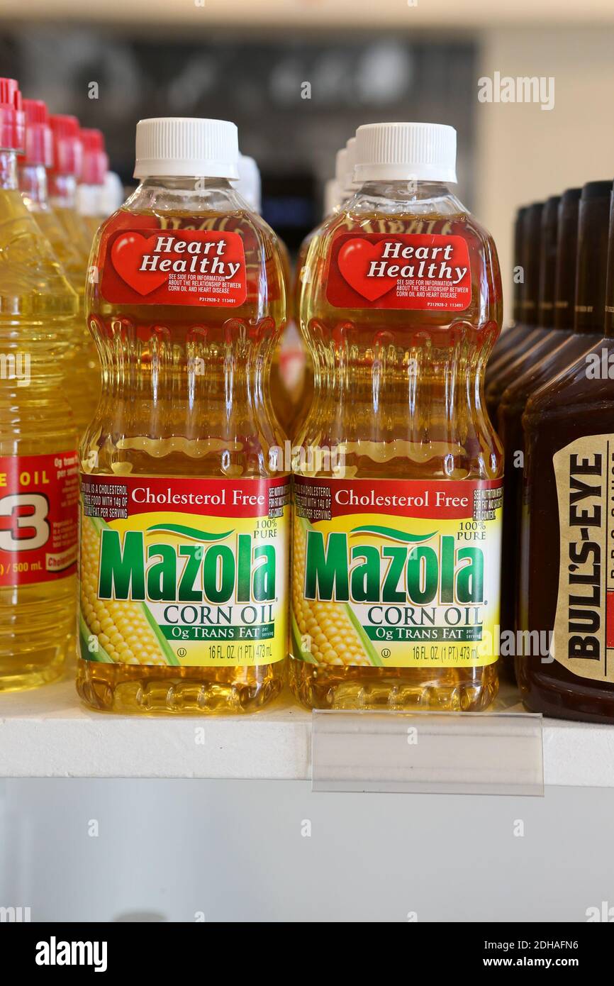 Mazola Corn Oil on the shelves on Thursday, Dec 3, 2020, in Los Angeles, Calif. (Jevone Moore/Image of Sport) Stock Photo