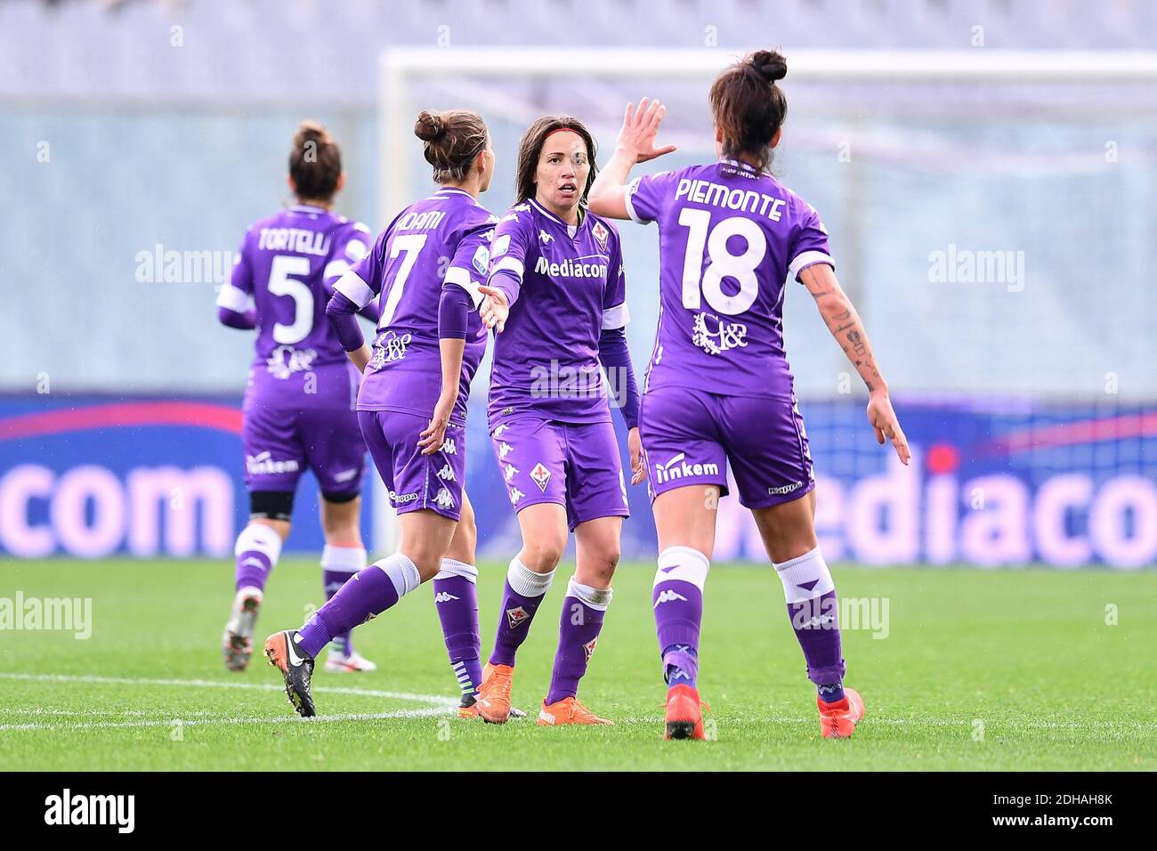 Fiorentina Femminile players celebrate the goal during ACF Fiorentina  femminile vs Inter, Italian Soccer Serie A Women Championship, Florence,  Italy Stock Photo - Alamy