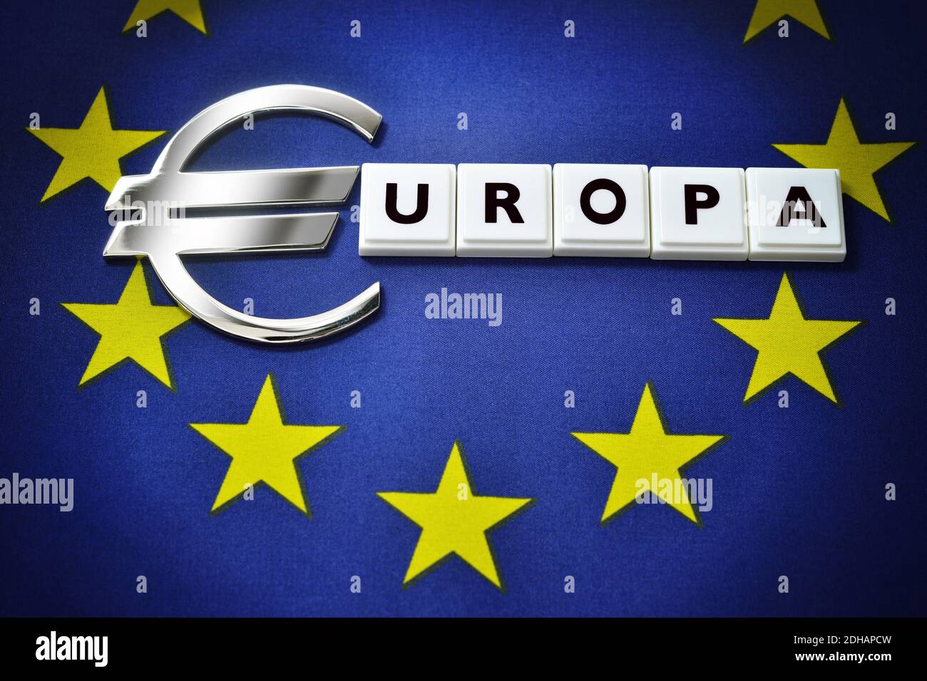 Eurozeichen auf EU-Fahne, EU-Haushalt Stock Photo