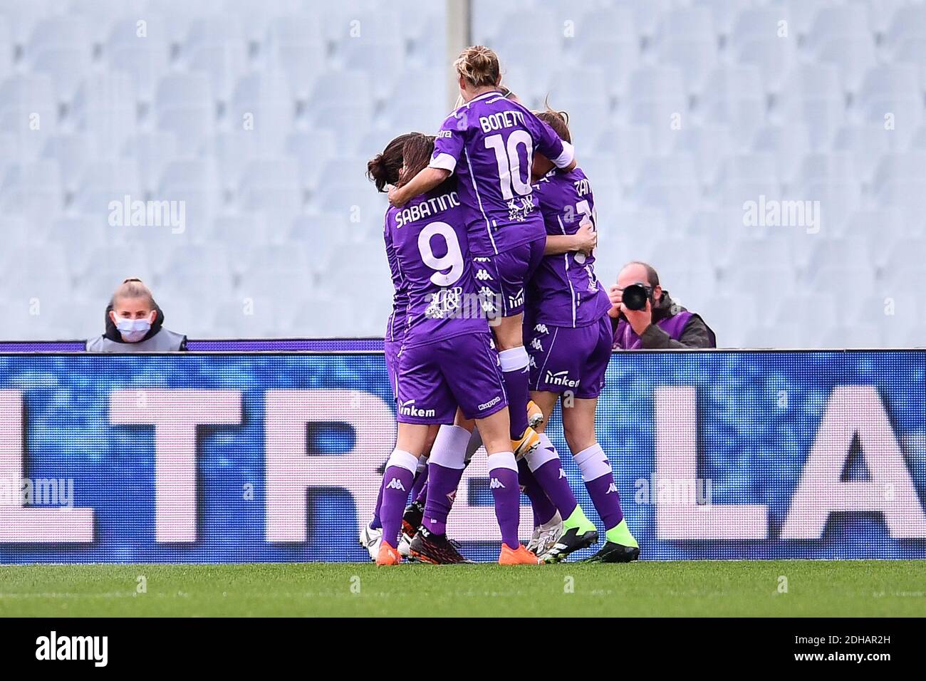 Fiorentina Femminile players celebrate after a goal during the News  Photo - Getty Images