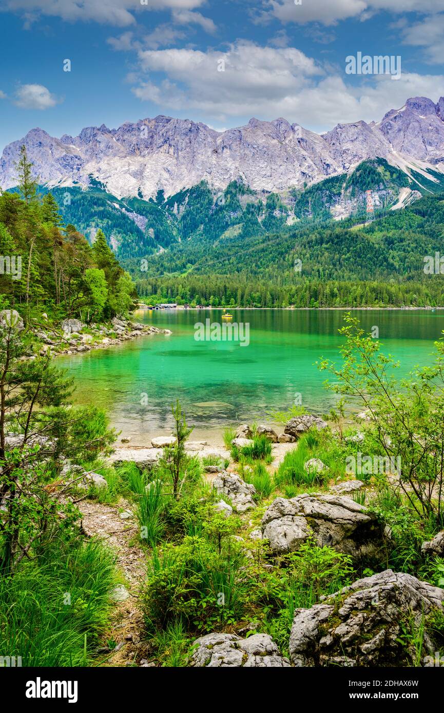 Eibsee lake with Zugspitze mountain in the background. Beautiful ...