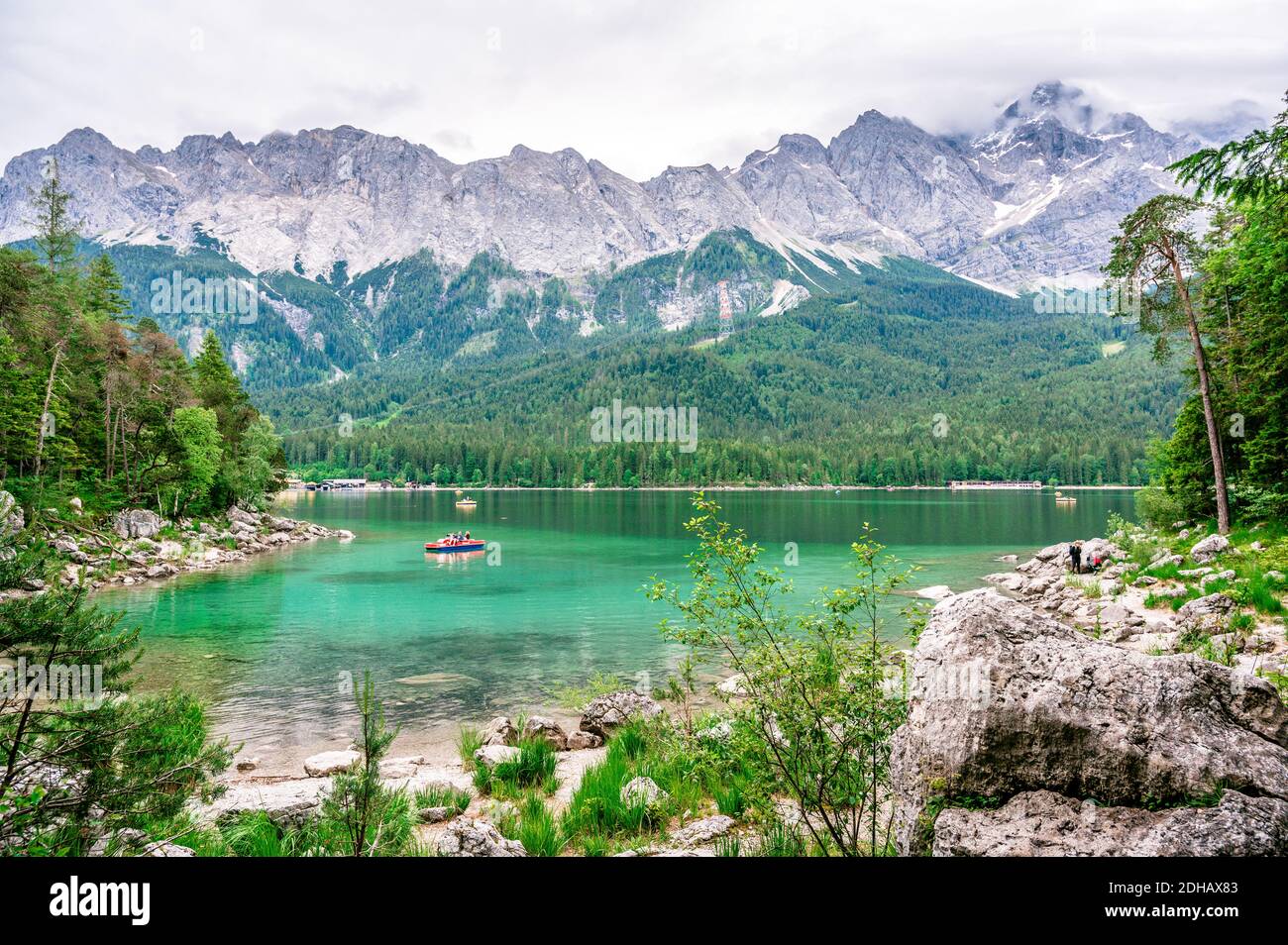 Eibsee lake with Zugspitze mountain in the background. Beautiful ...