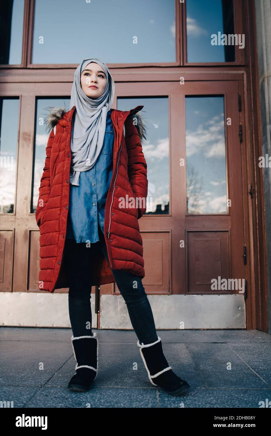 Full body asian woman standing hi-res stock photography and images - Alamy