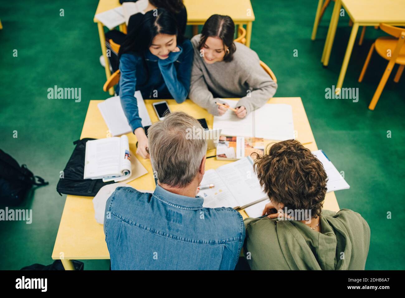 Student teacher hi-res stock photography and images - Alamy