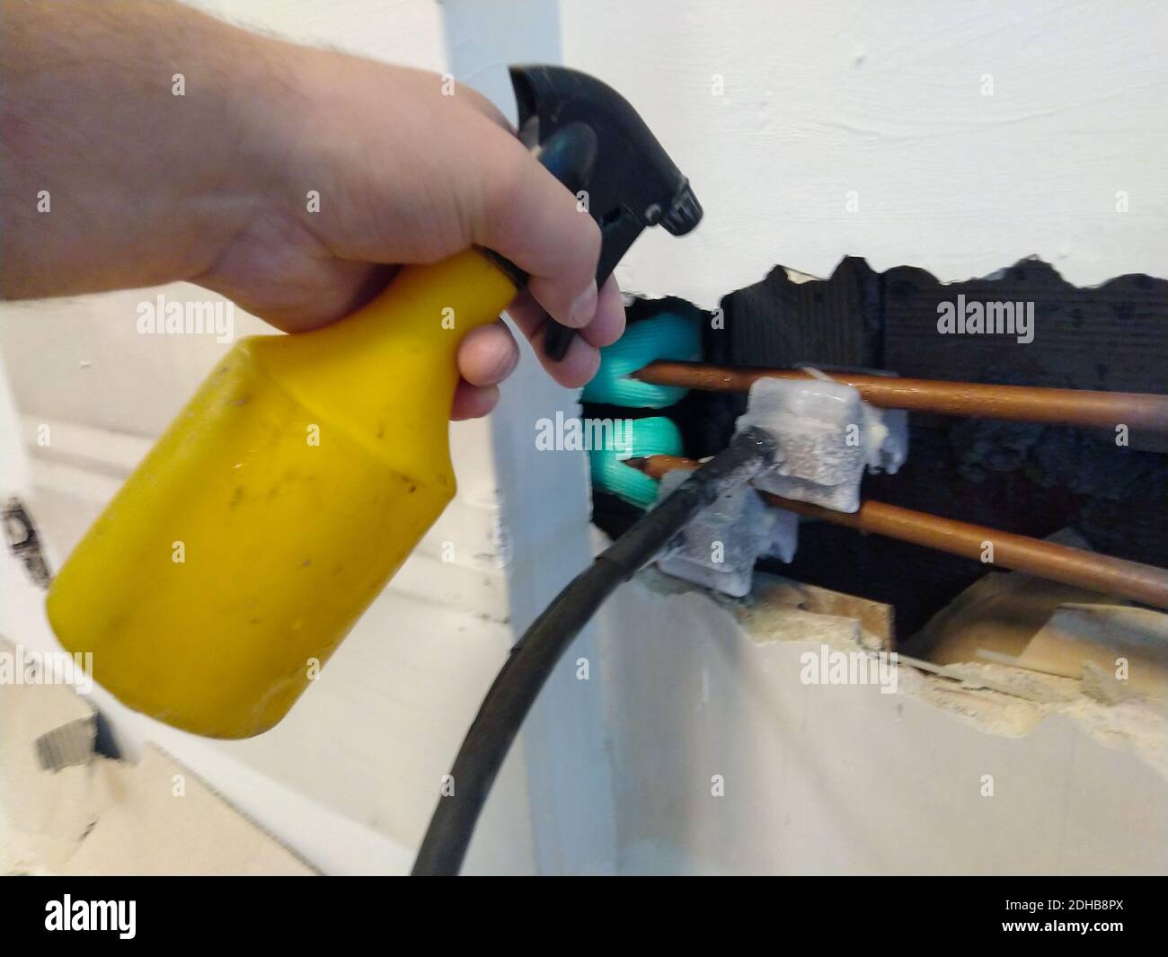 Electric pipe freezing unit with heating pipe. Changing radiators for a