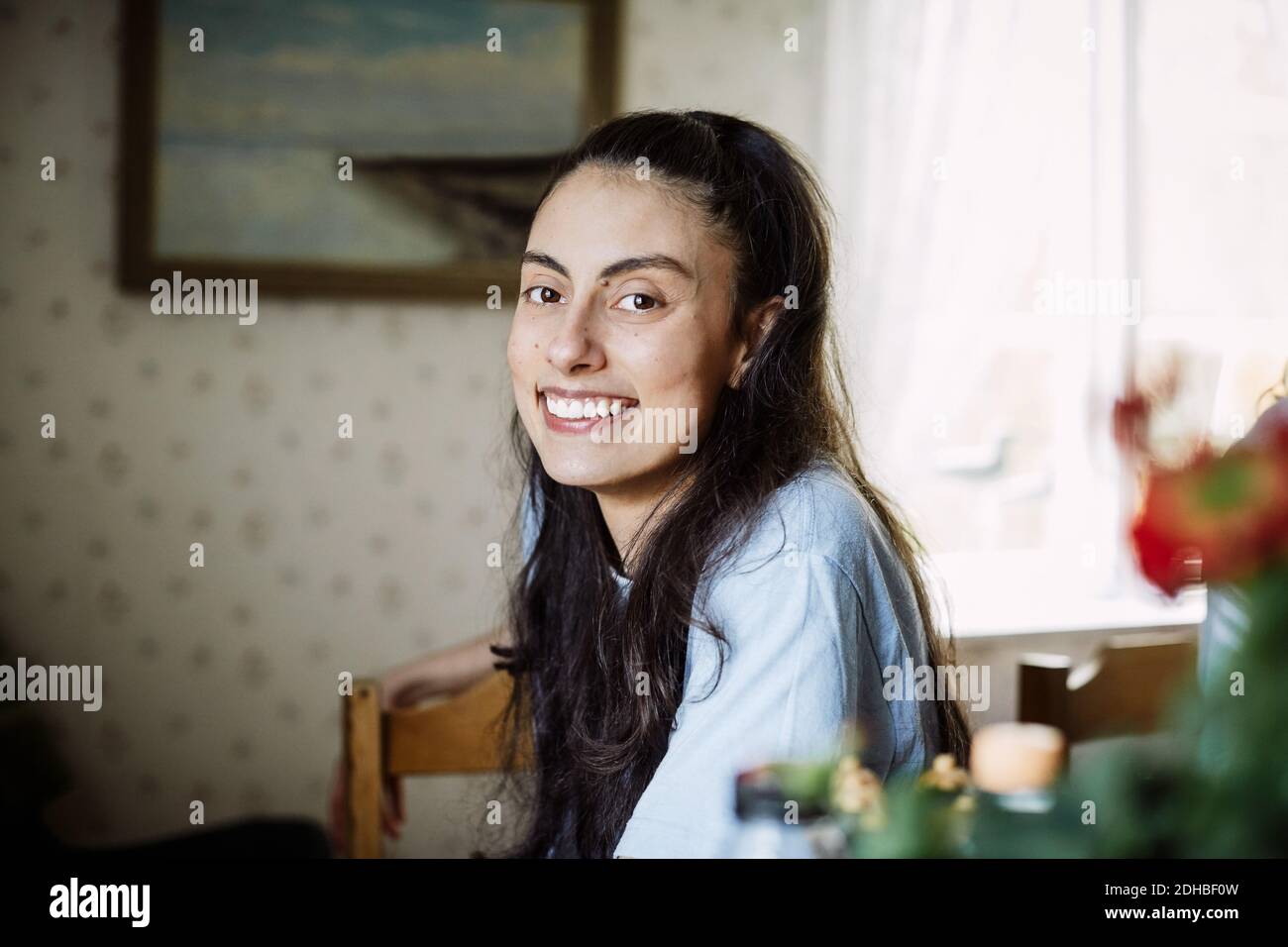 Long hair woman side view hi-res stock photography and images - Alamy