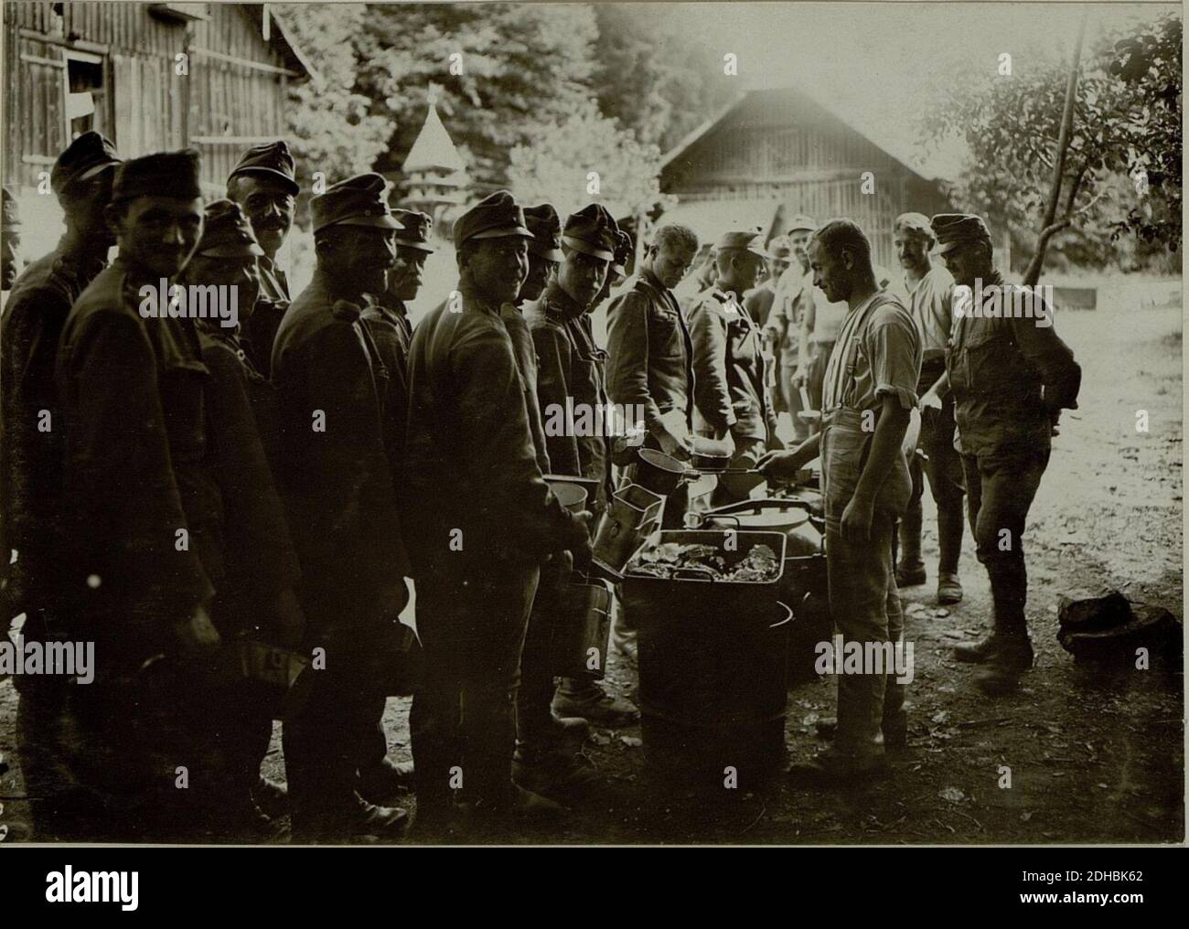Küsten Haubitzen L-15, Batterie 3, Stellung im Lesachtal. Menage. Aufgenommen am 17. August 1916. Stock Photo