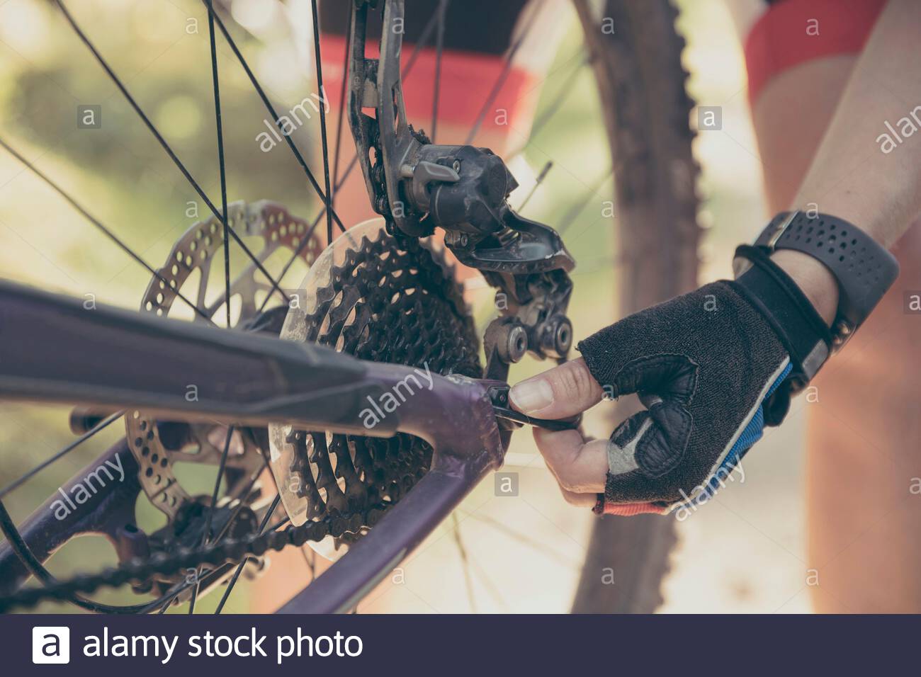 adjusting derailleur gears