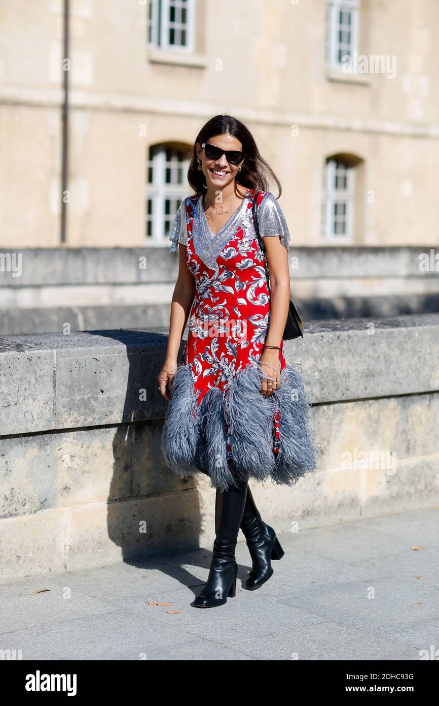 Street style, Georgia Tal arriving at Nina Ricci Spring-Summer 2018 show  held at Invalides, in Paris, France, on September 29, 2017. Photo by  Marie-Paola Bertrand-Hillion/ABACAPRESS.COM Stock Photo - Alamy
