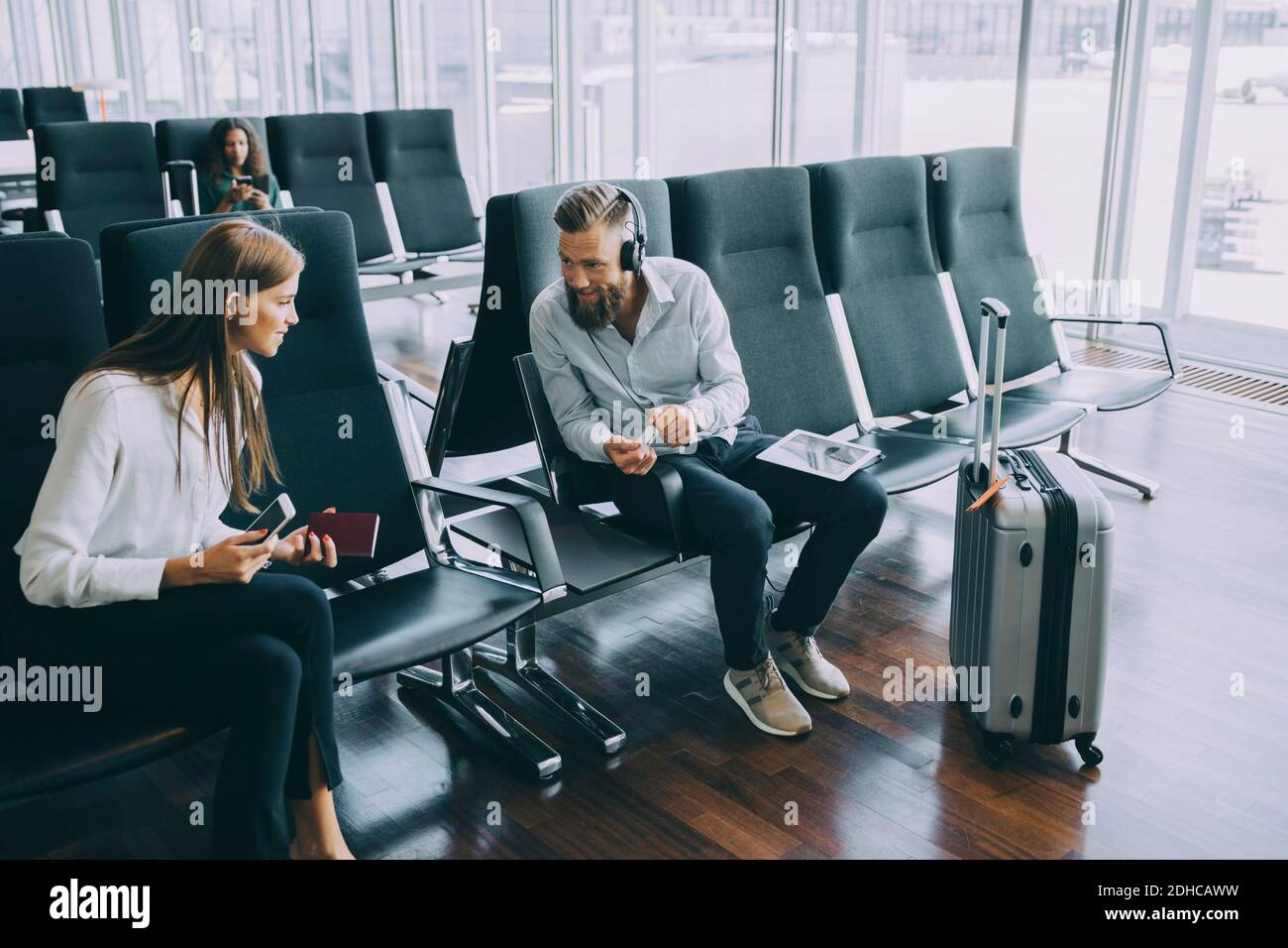 Airport waiting room window hi-res stock photography and images - Alamy