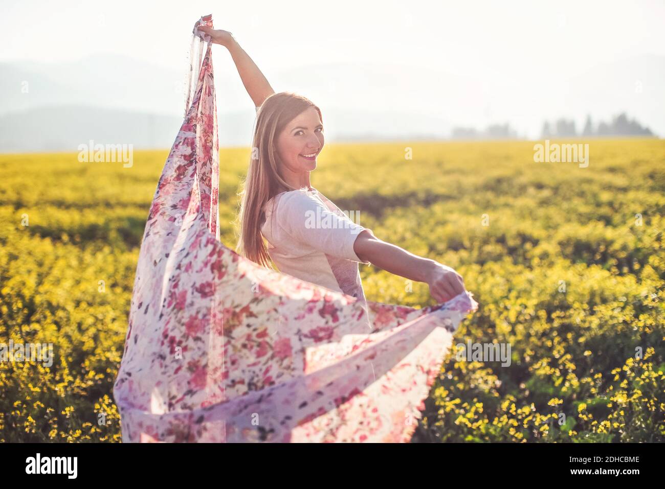 LONG SCARF DANCING WITH DAYLIGHT main image 1