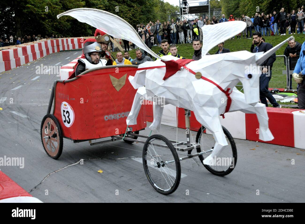Red Bull Caisses a Savon in Paris, France on October 1, 2017. Around 50  cars are being driven in Parc de Saint Cloud. Photo by Alain  Apaydin/ABACAPRESS.COM Stock Photo - Alamy