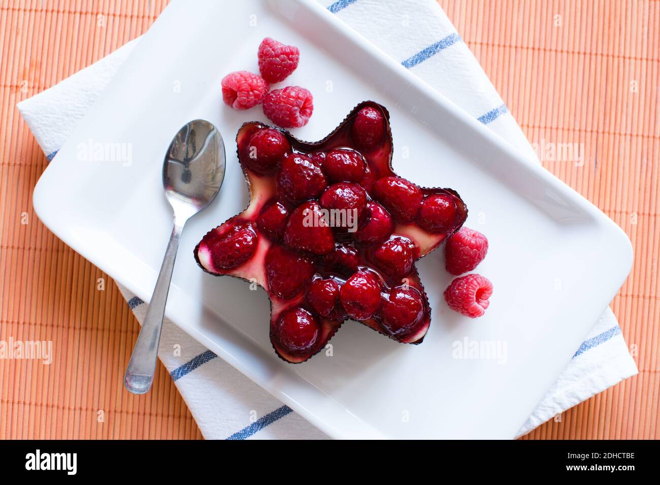 Fruit jelly cake hi-res stock photography and images - Alamy
