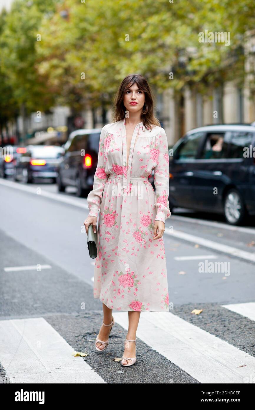 Street style, Jeanne Damas arriving at Valentino Spring-Summer 2018 show  held at Lycee Carnot, Paris, France, on October 1st, 2017. Photo by  Marie-Paola Bertrand-Hillion/ABACAPRESS.COM Stock Photo - Alamy