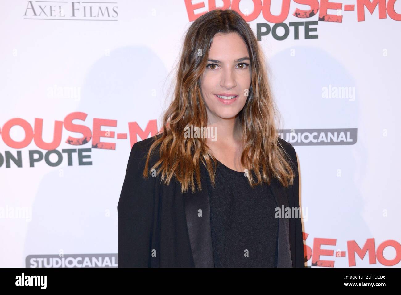 Charlotte Gabris assiste a la premiere du film Epouse-Moi Mon Pote a l