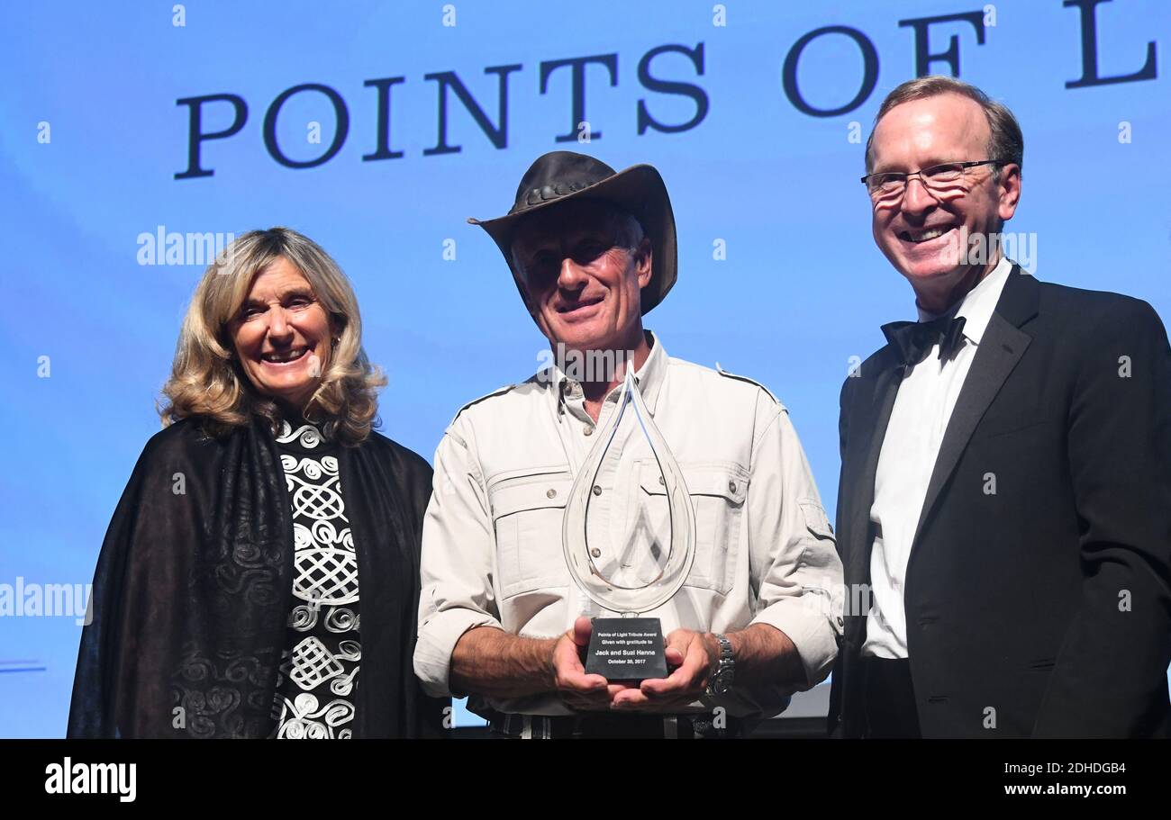 Jack Hanna and wife Suzi Egli receive the Points of Light Annual
