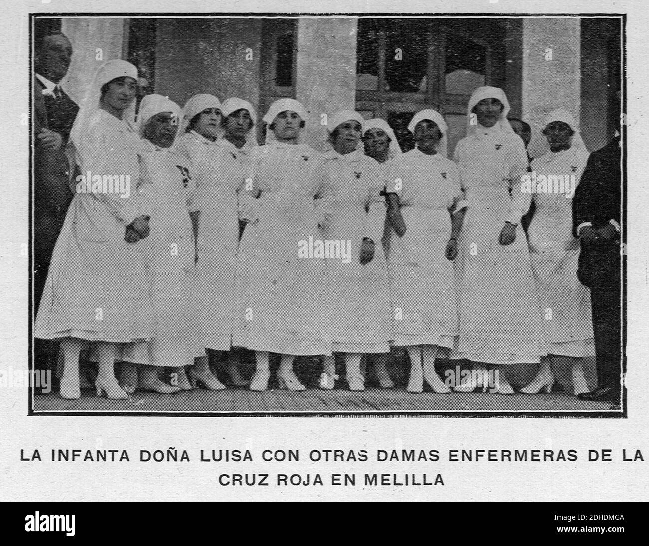 La Infanta Doña Luisa con otras damas enfermeras de la Cruz Roja en Melilla, (Grupo de Escuelas Mixtas Alfonso XIII), AGuichot110511071921 0100 (39293281312). Stock Photo