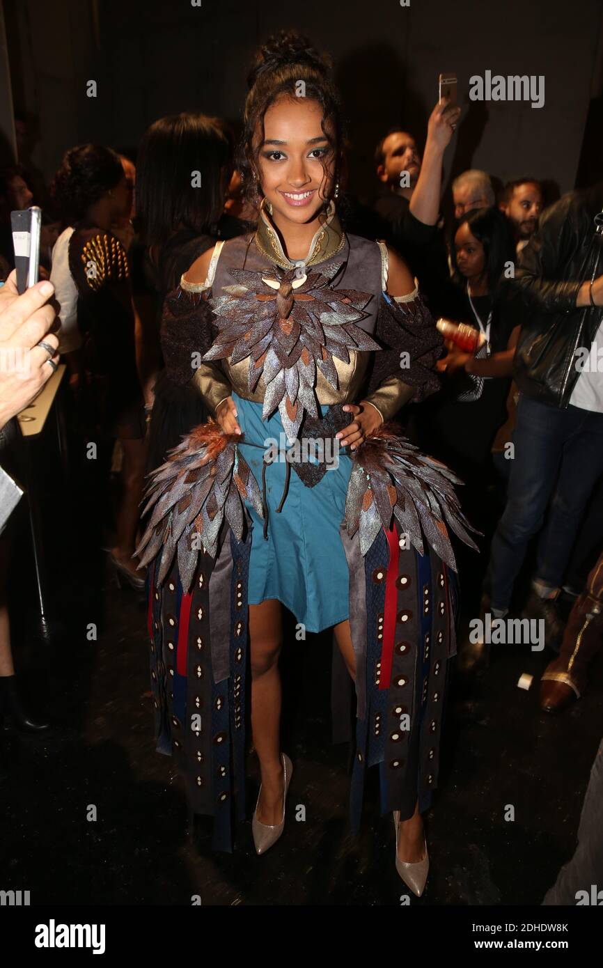 Lucie Vagenheim backstage lors du defile d’ouverture du 23e Salon du