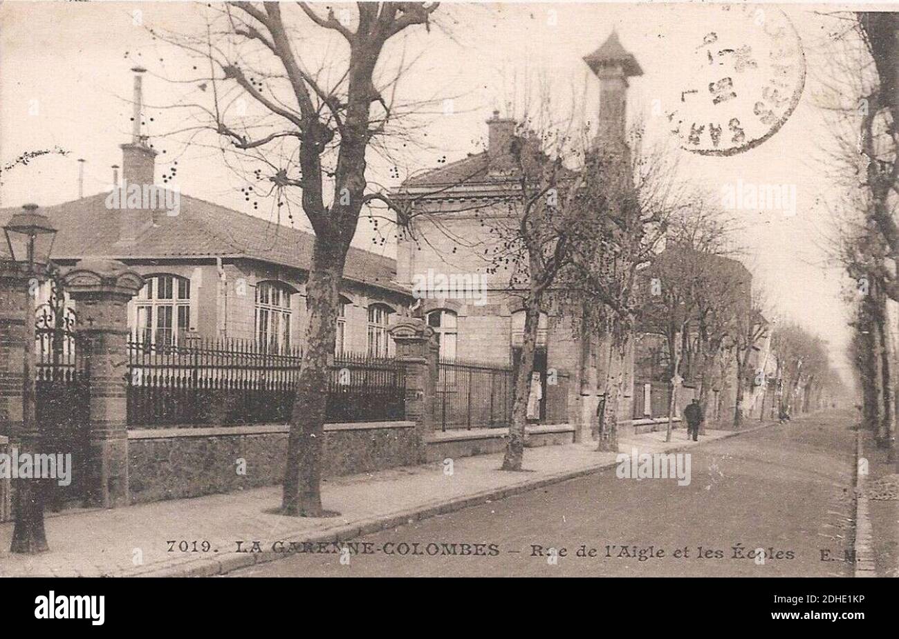 La Garenne-Colombes.Rue de l'Aigle.Écoles. Stock Photo