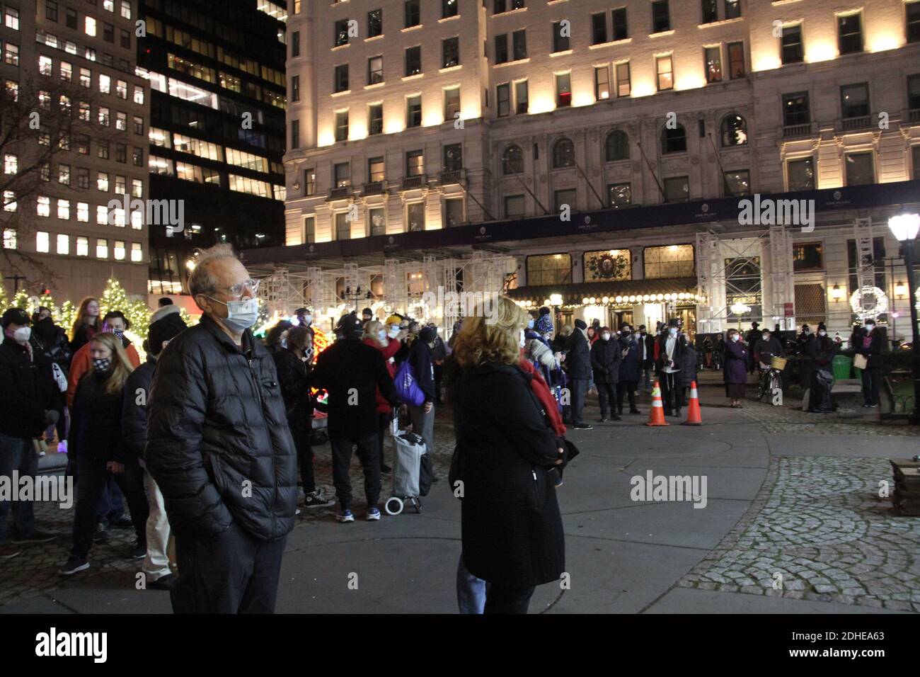 Grand army plaza menorah hires stock photography and images Alamy