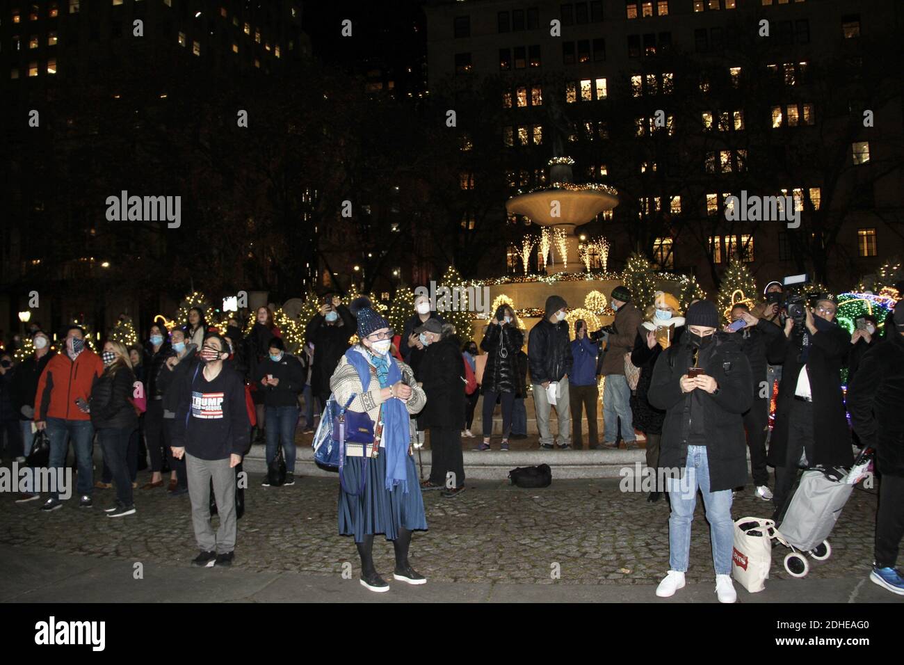 Grand army plaza menorah hires stock photography and images Alamy