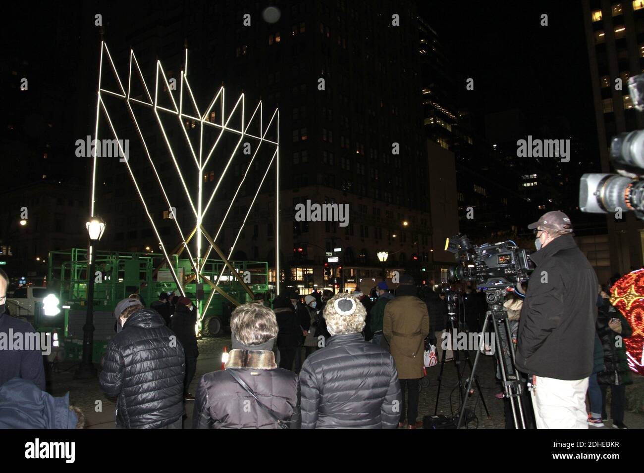 Grand army plaza menorah hires stock photography and images Alamy