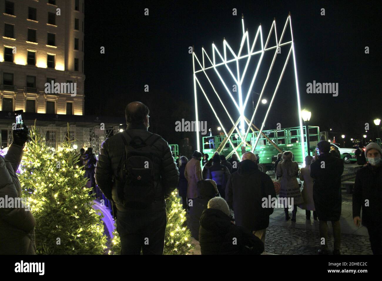 Grand army plaza menorah hires stock photography and images Alamy