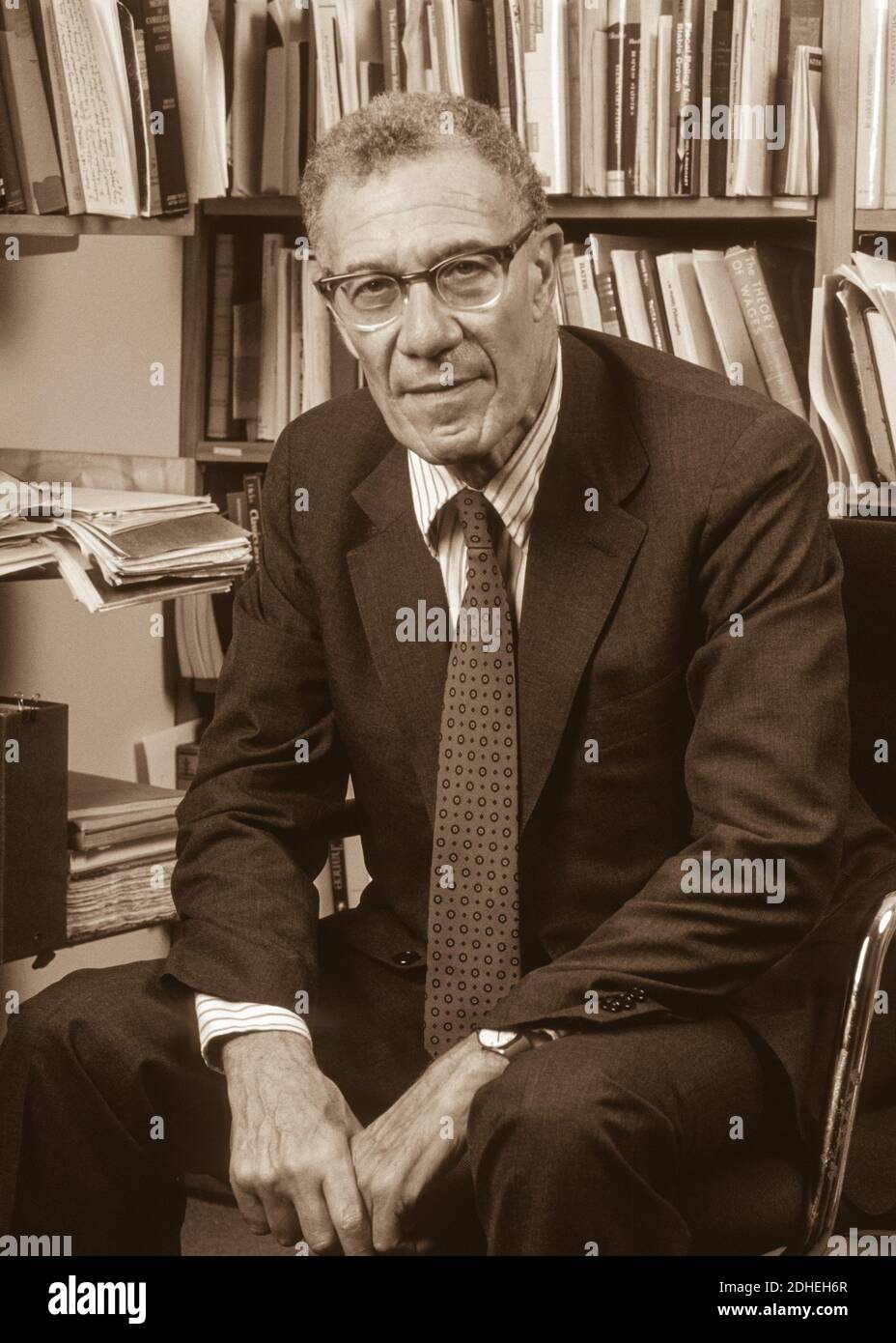 CAMBRIDGE, MASSACHUSETTS, USA, OCTOBER 10, 1990 - Nobel prize winner economist Robert M. Solow, in his office at MIT. Stock Photo