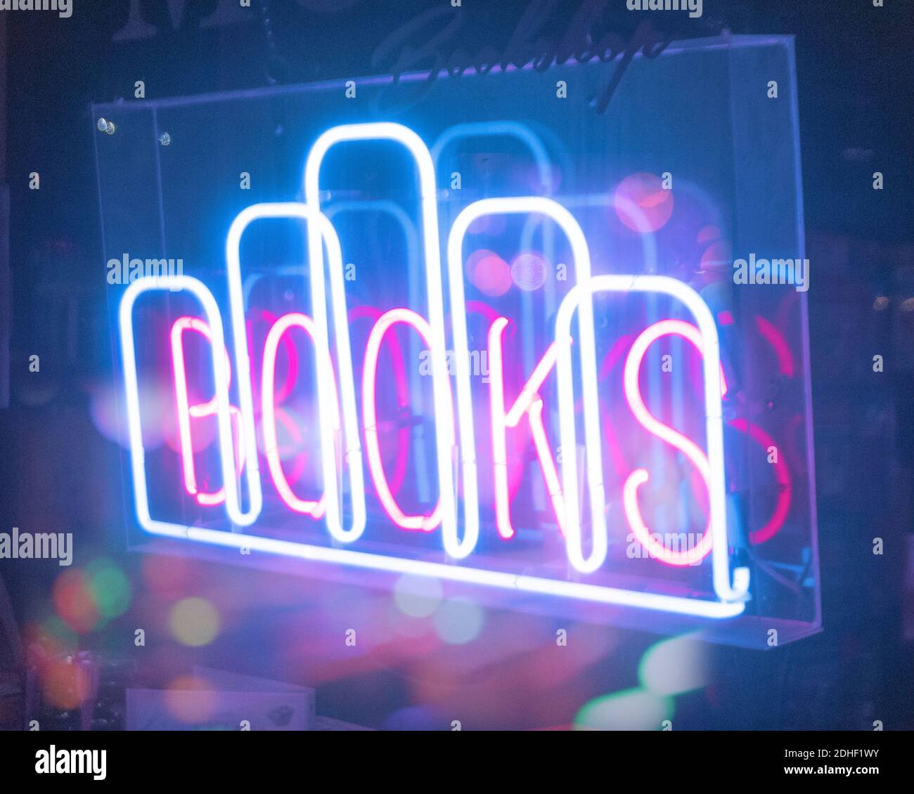 Neon Books Sign Stock Photo - Alamy