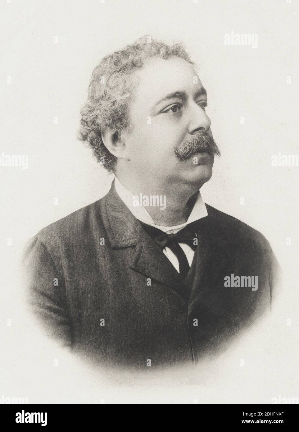 The most celebrated italian popular writer  EDMONDO DE  AMICIS (  1846 - 1908 ) , author of book CUORE ( 1866 ) - SCRITTORE - LETTERATURA - LITERATURE - LETTERATO - portrait - ritratto - profilo - profile - collar - colletto - tie - papillon - cravatta - baffi - moustache  ----   Archivio GBB Stock Photo