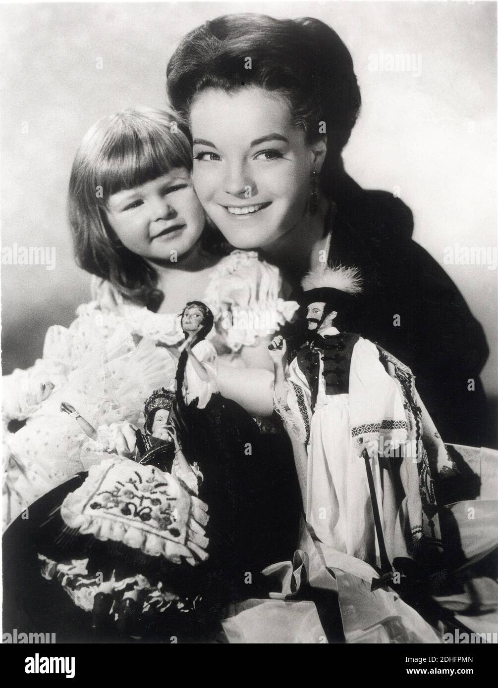 1955 , AUSTRIA :  The movie actress  ROMY  SCHNEIDER ( 1938 - 1982 ) as the Queen Empress SISSI  Elisabeth Absburg of Austria in   '  Sissi  '  by Ernst Marischka - ATTRICE - MOVIE - FILM - CINEMA - ASBURGO - ABSBURGO -  portrait - ritratto - bambina - bambino - child - bambola - bambole - doll - dols   ----   Archivio GBB Stock Photo