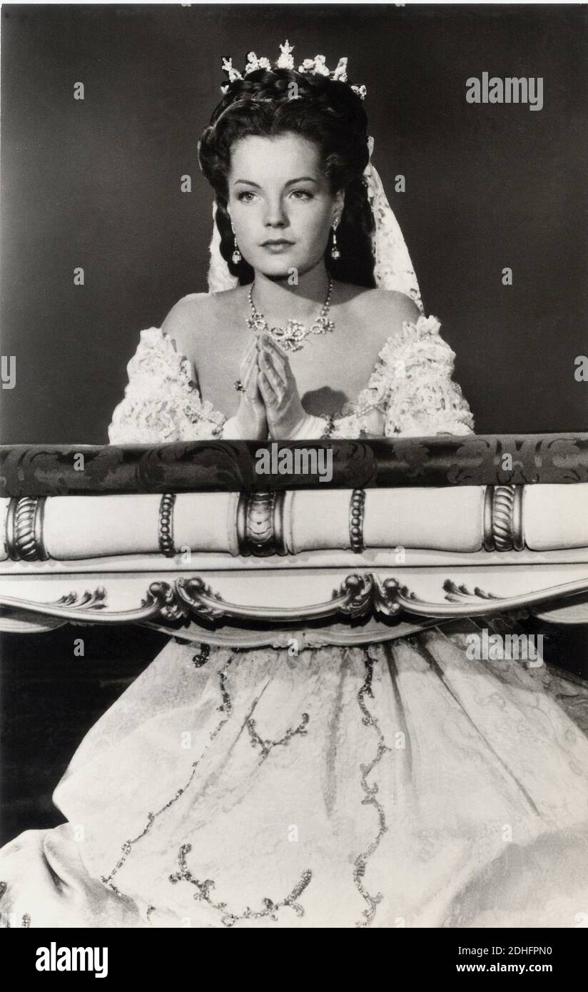 1955 , AUSTRIA : The movie actress ROMY SCHNEIDER ( 1938 - 1982 ) as the  Queen Empress SISSI Elisabeth Absburg of Austria in " Sissi " by Ernst  Marischka - ATTRICE -