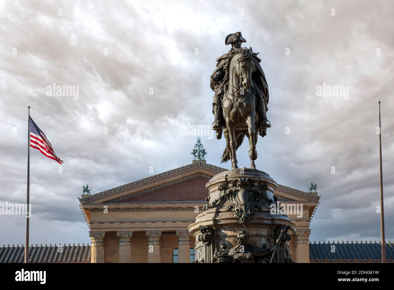 American indian on horse statue hi-res stock photography and images - Alamy