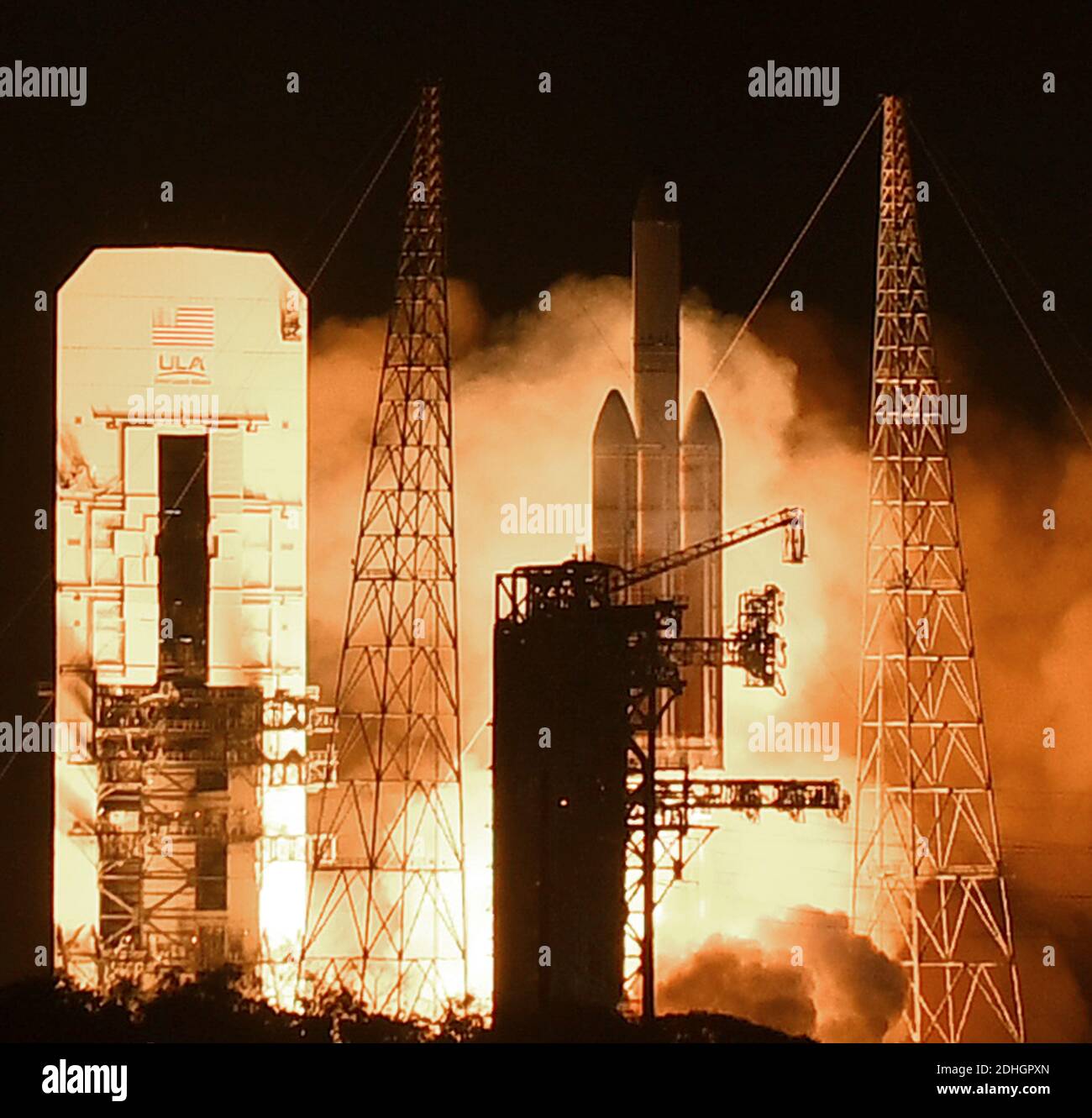 December 10, 2020 - Cape Canaveral, Florida, United States -  A United Launch Alliance Delta IV-Heavy rocket  launches from pad 37B at Cape Canaveral Air Force Station on December 10, 2020 in Cape Canaveral, Florida. The rocket is carrying a classified spy satellite for the National Reconnaissance Office. (Paul Hennessy/Alamy) Stock Photo