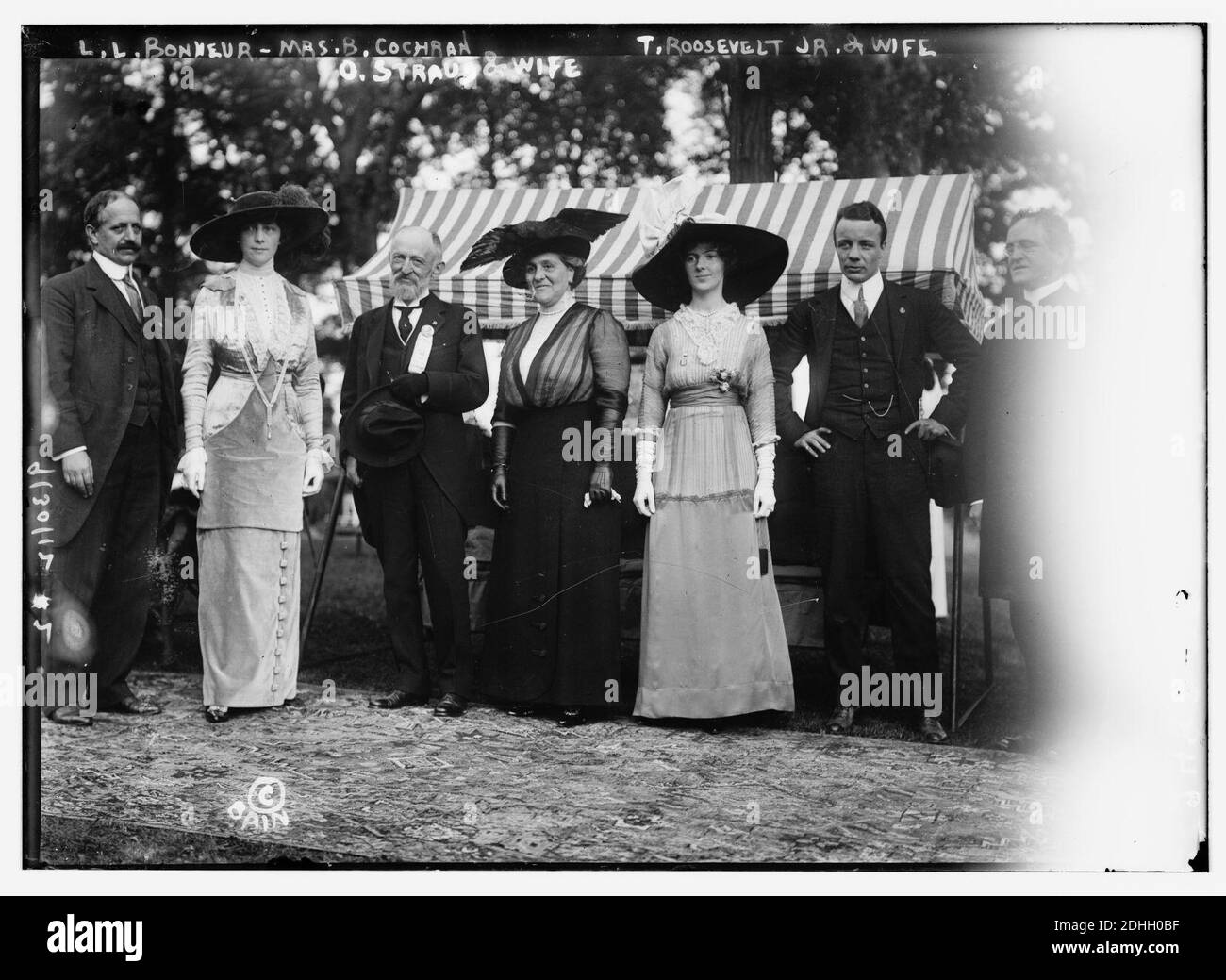 L.L. Bonheur, Mrs. B. Cochran (i.e., Cockran), O. Straus & wife, T. Roosevelt, Jr., & wife Stock Photo