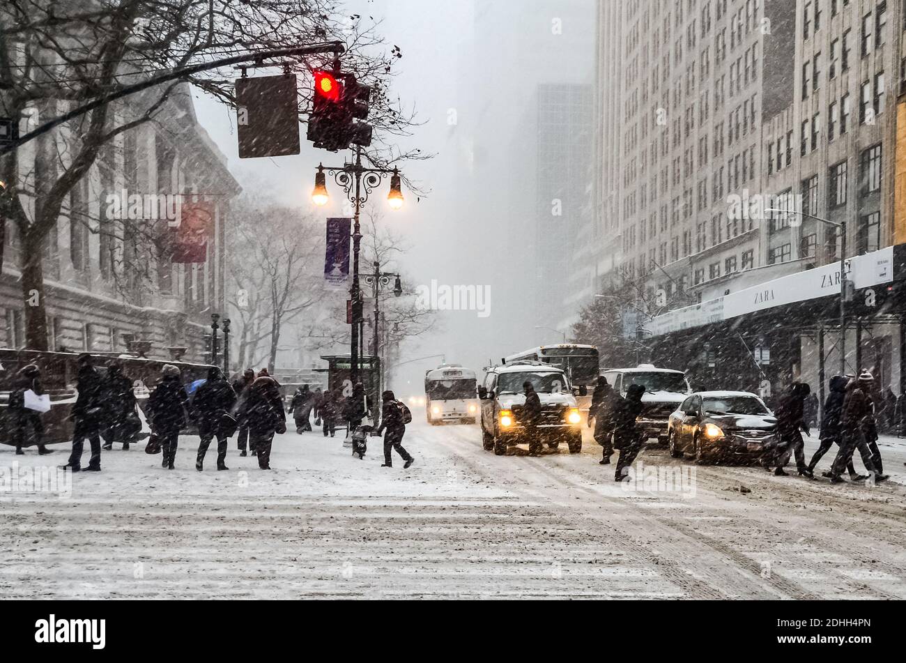 Winter snowstorm blizzard in New York City with heavy snow falling ...