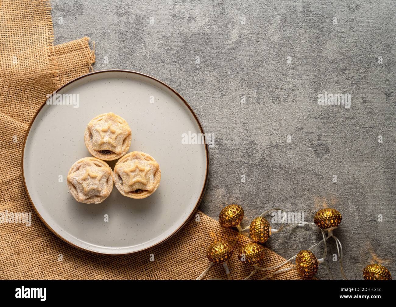 Three Mince Pies High Resolution Stock Photography and Images - Alamy