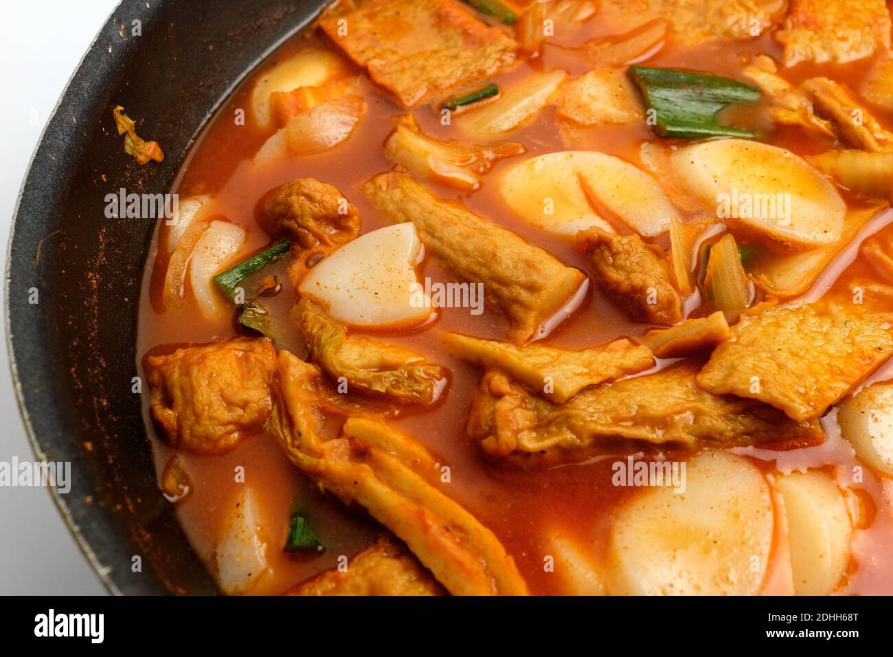 Spicy and sweet tteokbokki. Tteokbokki with broth. Korean spicy food Stock Photo