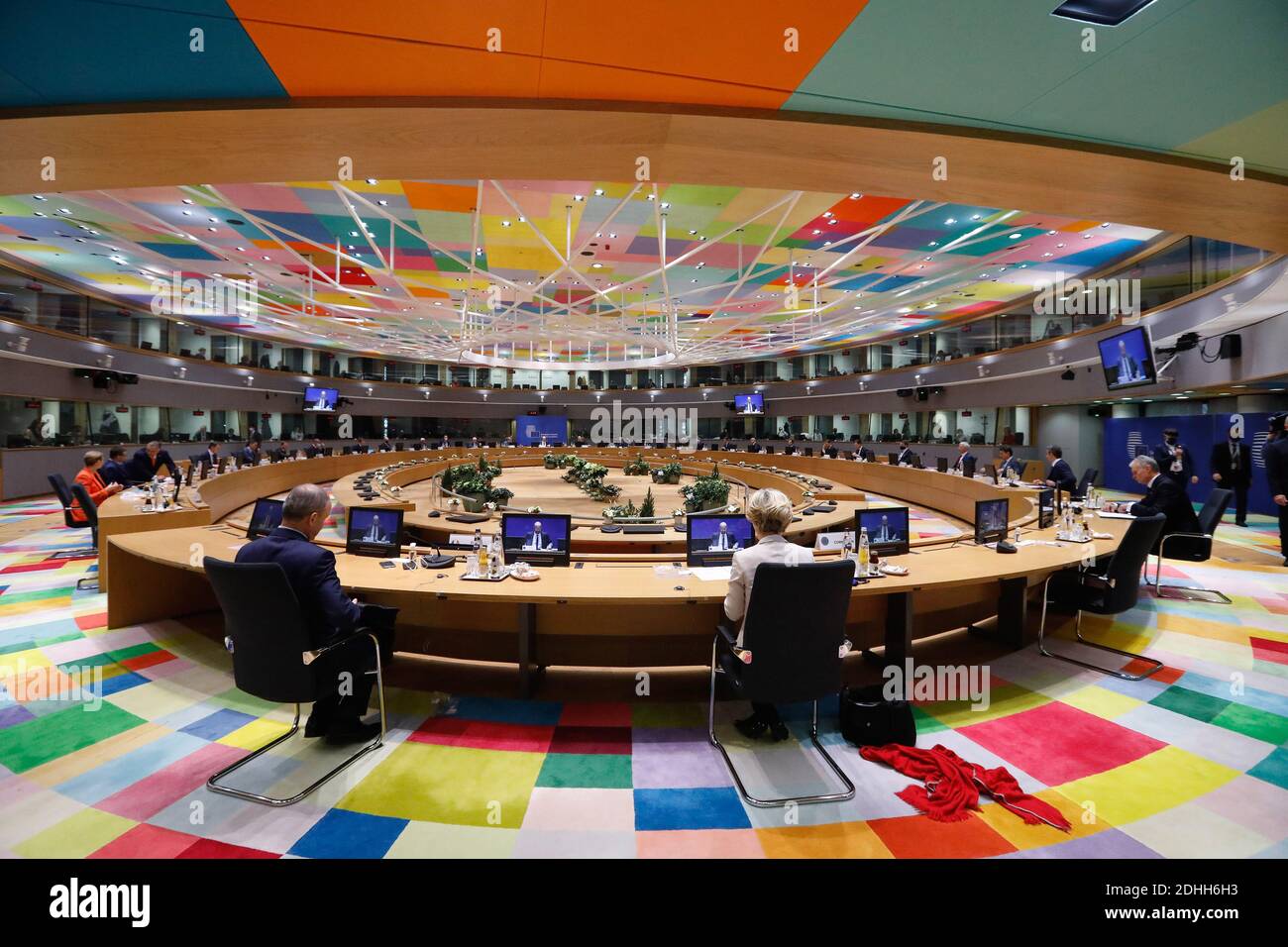 Brussels, Belgium. 10th Dec 2020.  Photo taken on Dec. 10, 2020 shows a scene at the EU summit in Brussels, Belgium. The leaders of the 27 European Union (EU) member states on Thursday reached an agreement on the EU long-term budget and recovery fund, paving way for the implementation of the recovery package totaling over 1.8 trillion euros (2.19 trillion U.S. dollars) to tackle the socio-economic consequences of COVID-19 pandemic. Credit: Xinhua/Alamy Live News Stock Photo