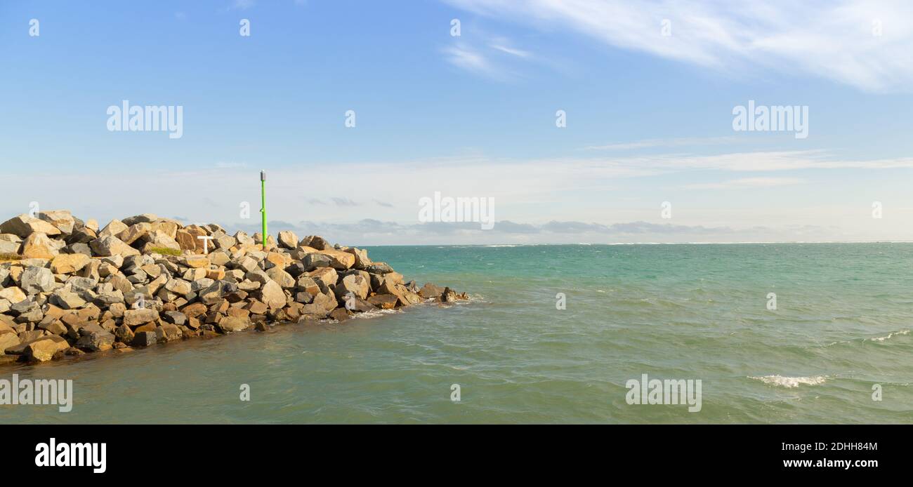 The indian ocean seen from the Harbour of Hopetoun in Western Australia Stock Photo