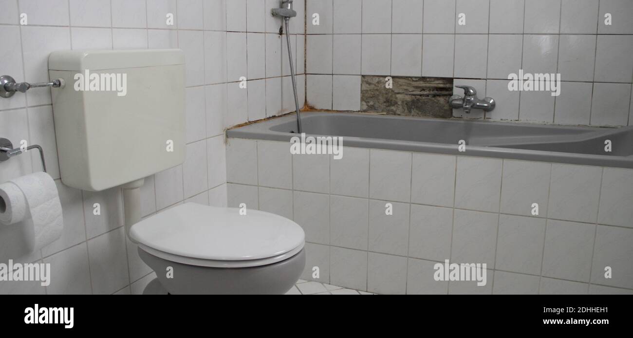 Unclean bath hires stock photography and images Alamy