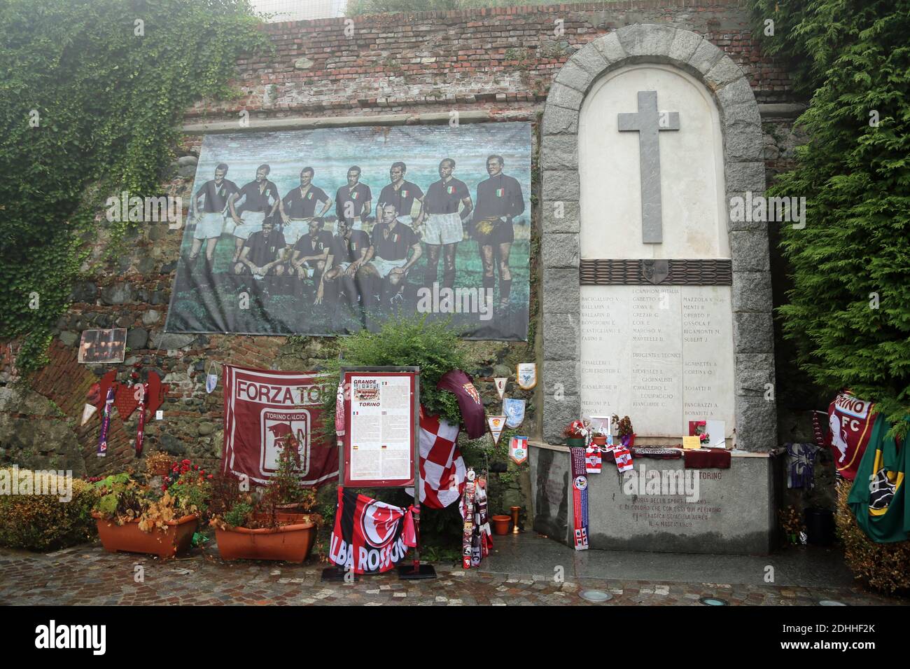 Italian football team crash hi-res stock photography and images - Alamy