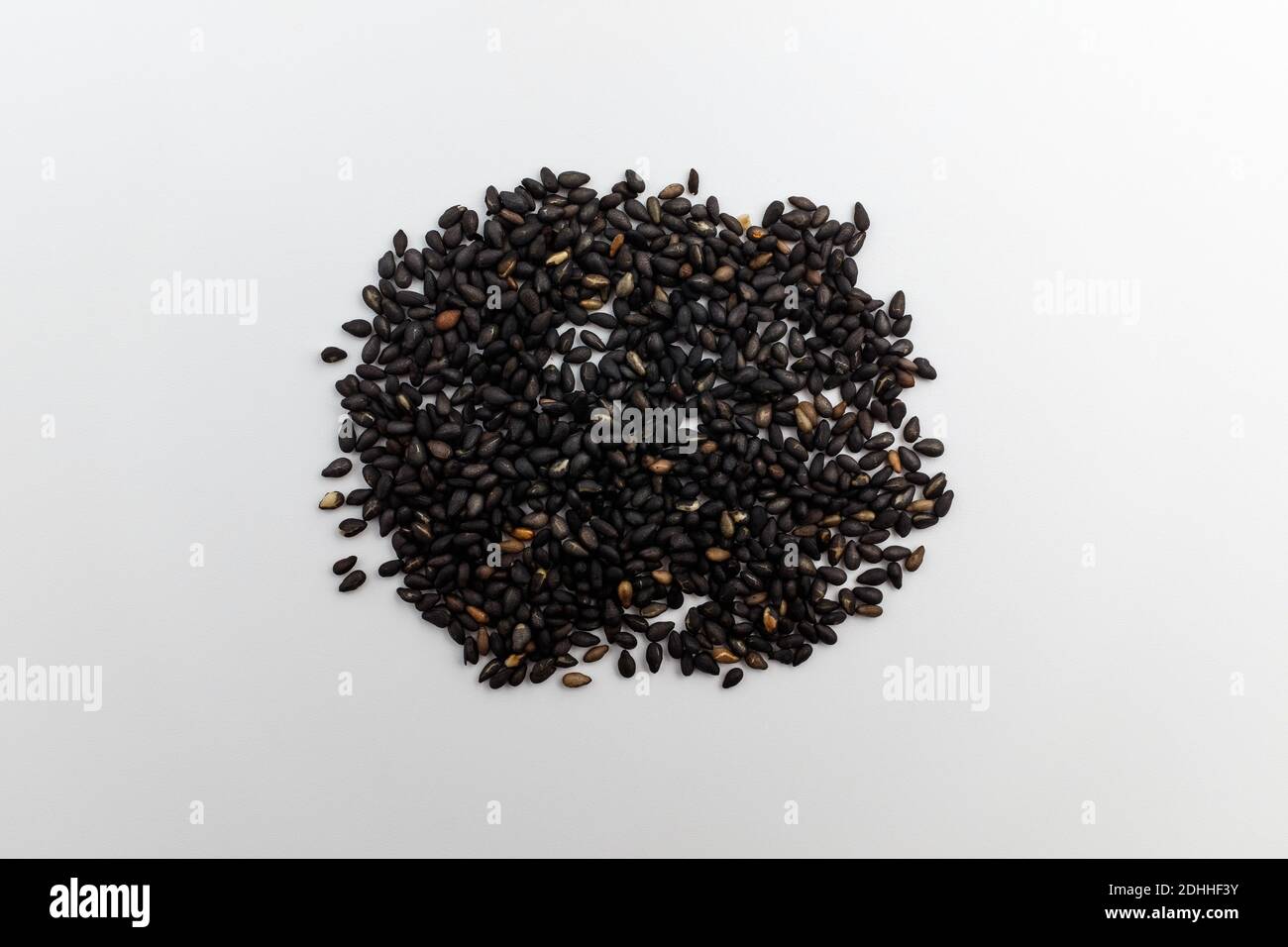 Black sesame seeds hi-res stock photography and images - Alamy