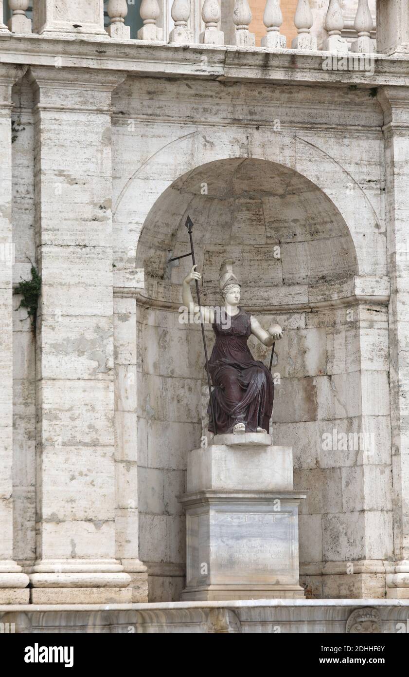Fountain of the goddess roma hi-res stock photography and images - Alamy