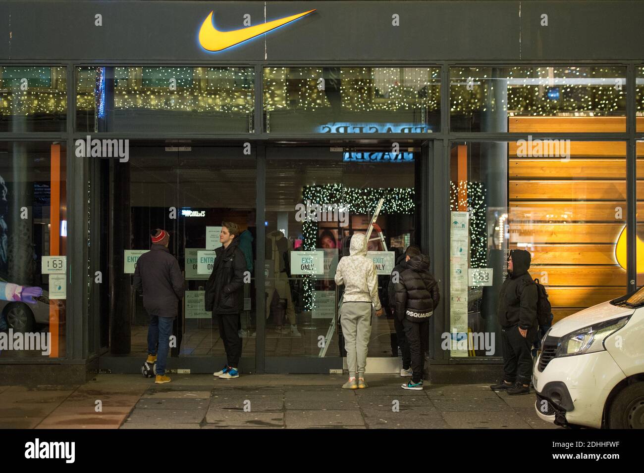 Nike in uk hi-res stock photography and images - Alamy